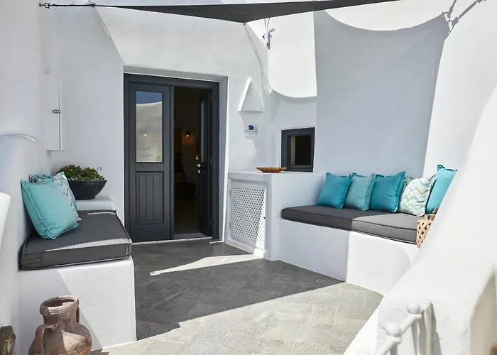 Blue Art Caves Villa Oia